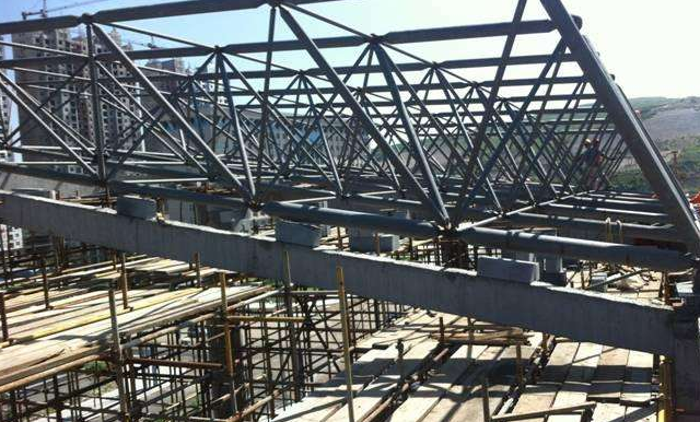 濉溪简述网架公司的黑色压型钢板的吊装步履